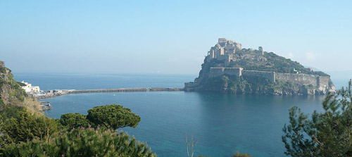 Una bella panoramica sul castello Aragonese